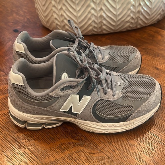 New Balance 2002R Sneakers - Picture 3 of 5